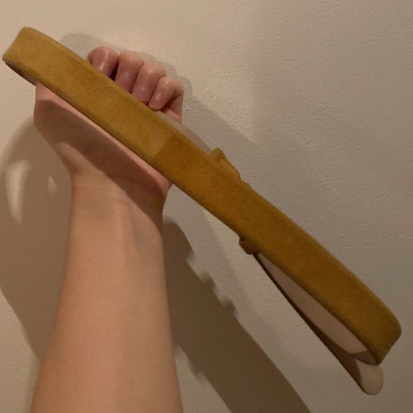 DONNA KARAN New York genuine leather petit suede gold buckle belt - Picture 4 of 4